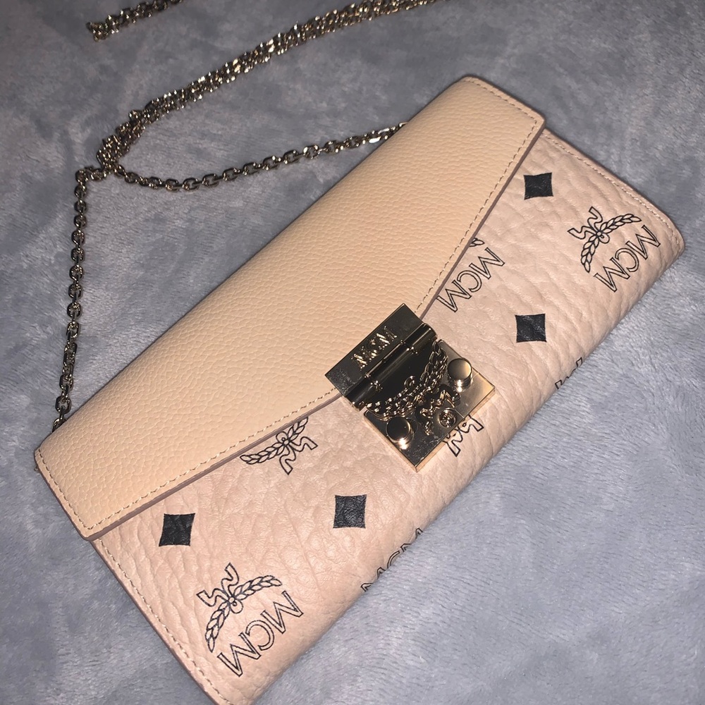 Beautiful, new, MCM chain wallet/purse